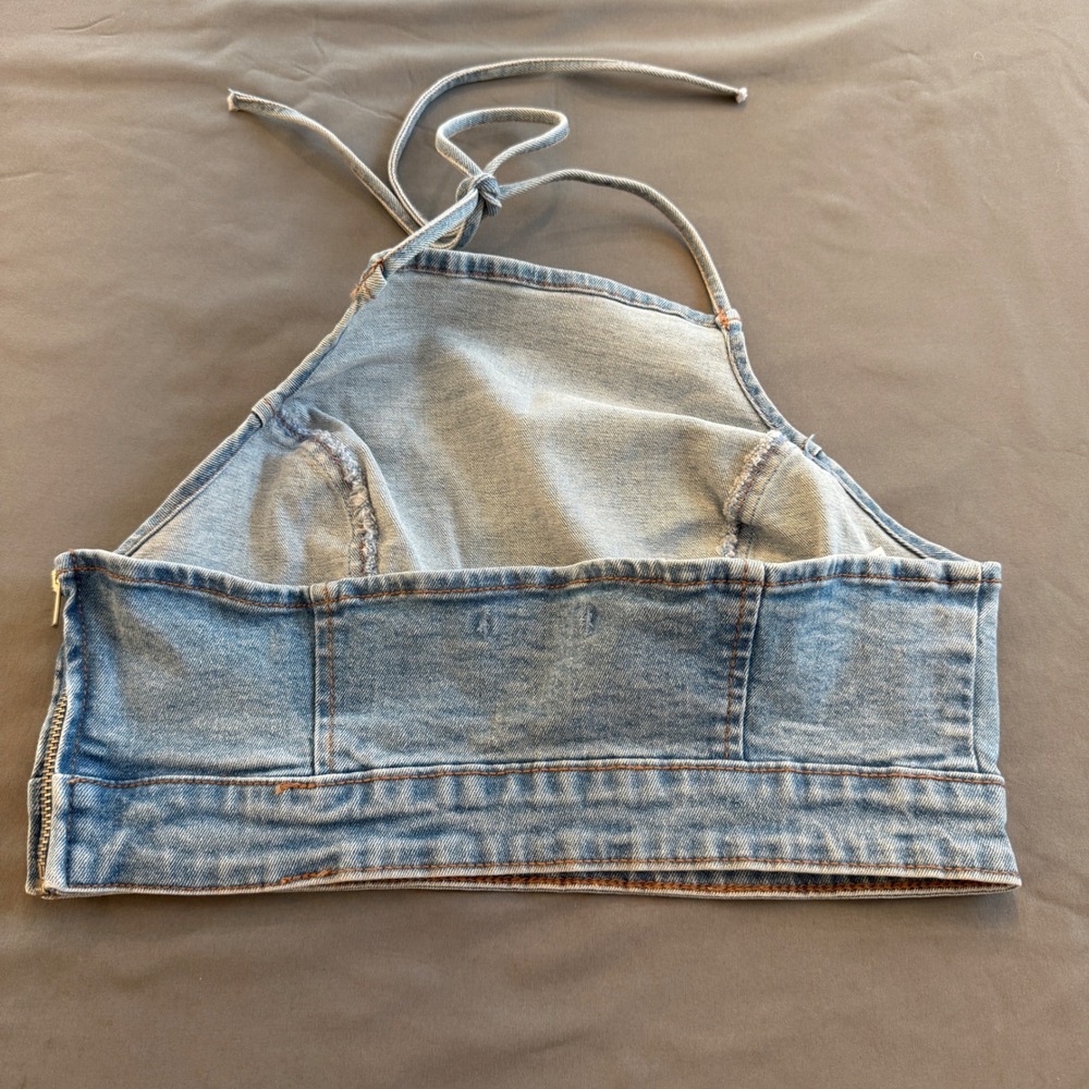 Forever 21 Light Wash Denim Halter Crop Top Side Zip Small New - Picture 2 of 5